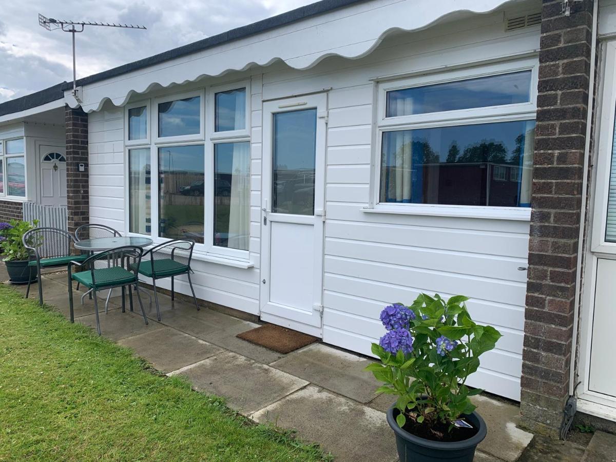Cosy Beach Chalet Scratby Exterior photo